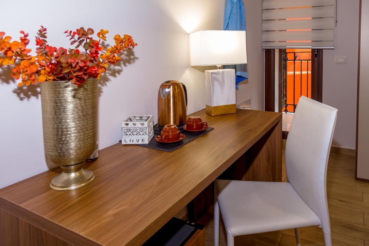 שאקה La Finestra Sul Cortile B&B מראה חיצוני תמונה