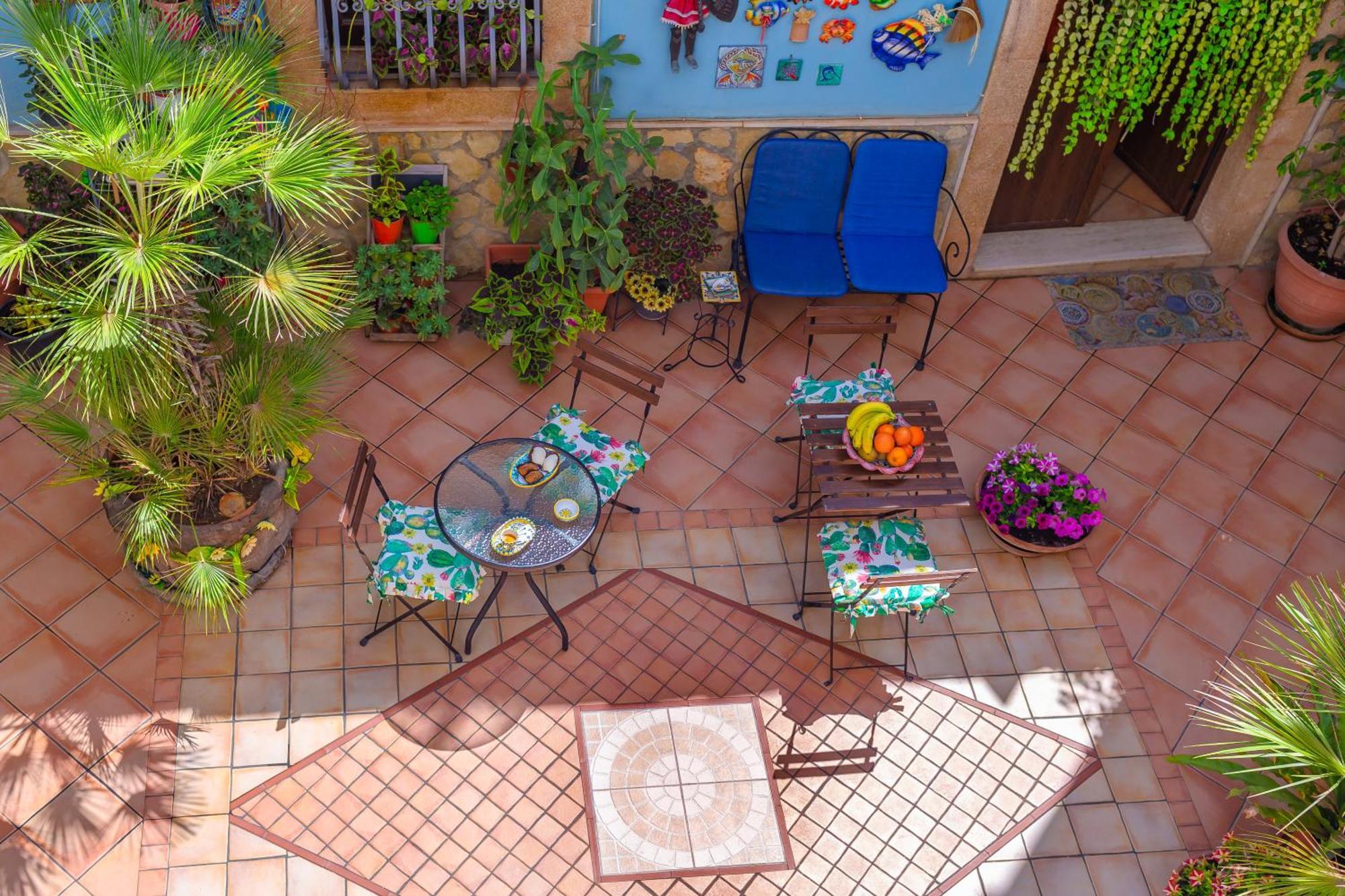 שאקה La Finestra Sul Cortile B&B מראה חיצוני תמונה