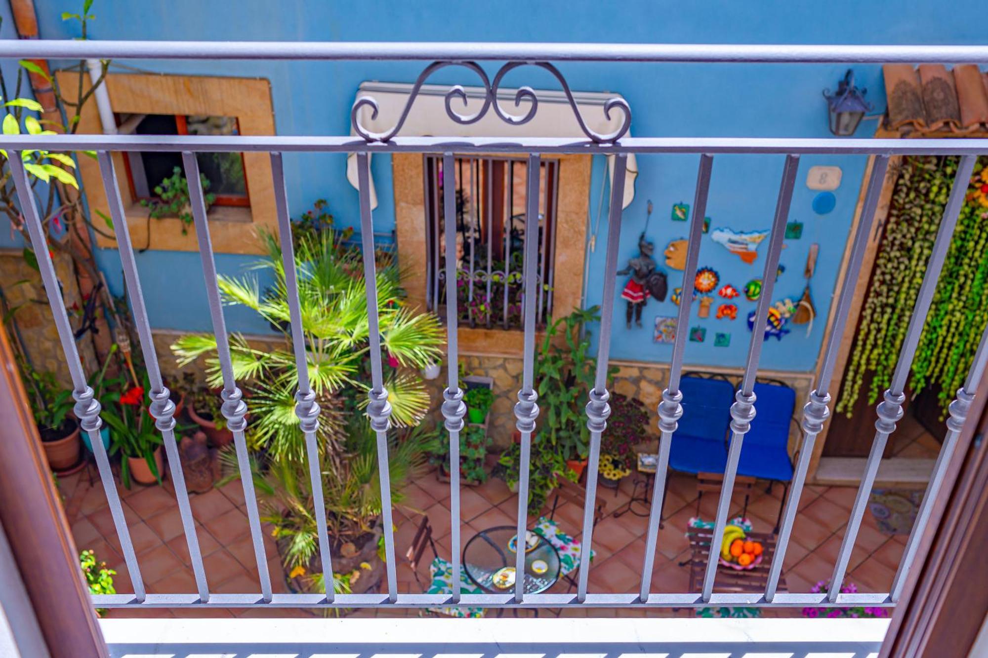 שאקה La Finestra Sul Cortile B&B מראה חיצוני תמונה