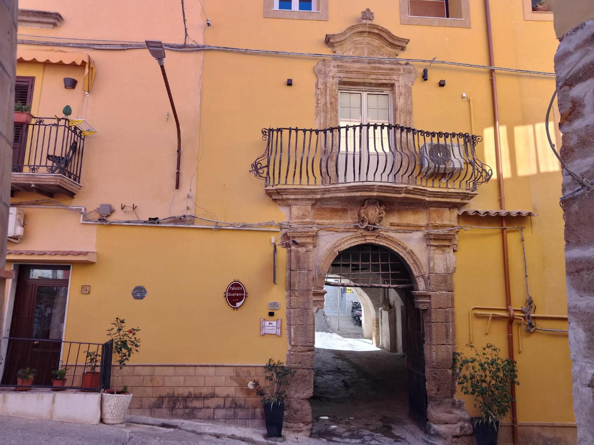 שאקה La Finestra Sul Cortile B&B מראה חיצוני תמונה