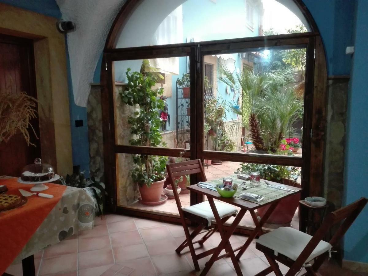 שאקה La Finestra Sul Cortile B&B מראה חיצוני תמונה